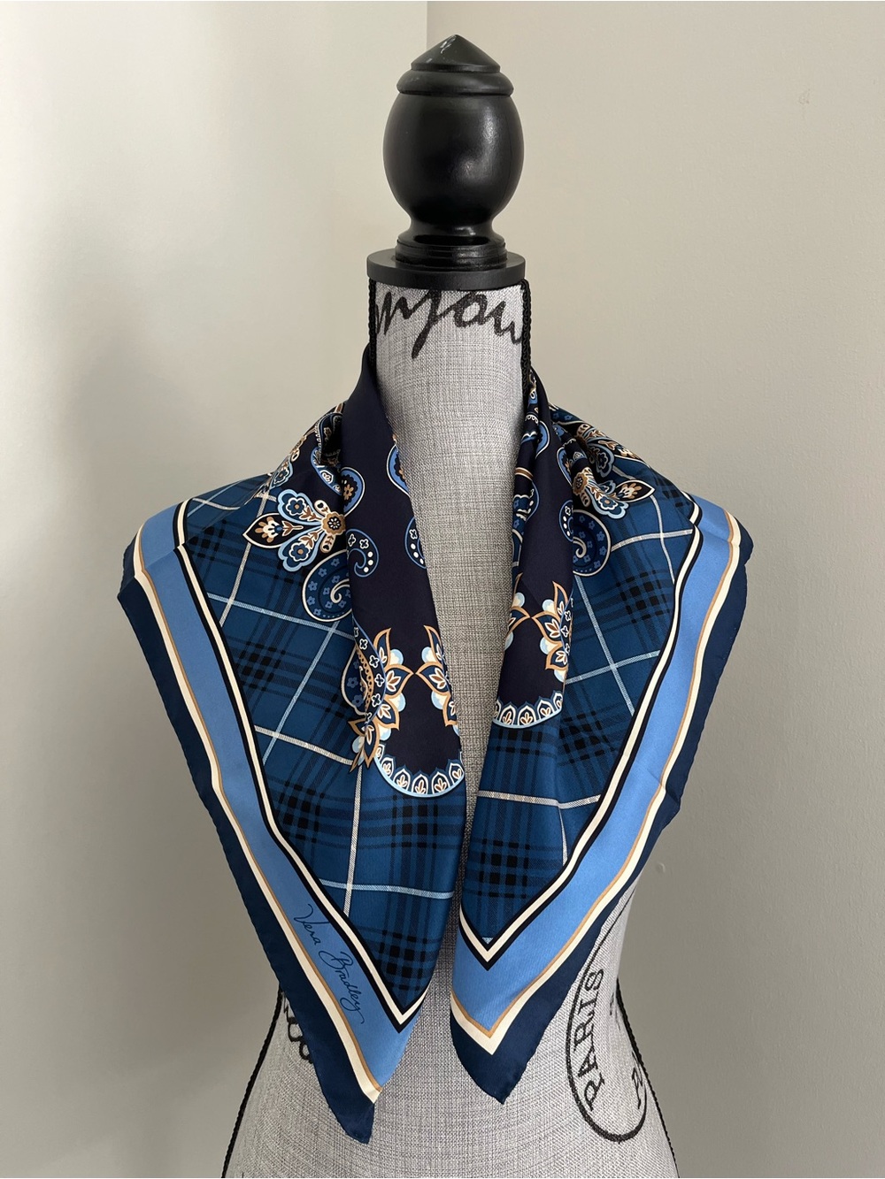 BNWOT Vera Bradley blue paisley print silk square scarf